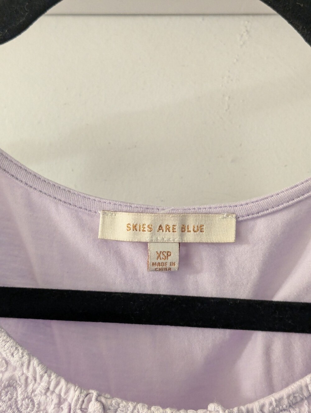 Sleeveless Lilac Blouse - Picture 4 of 6